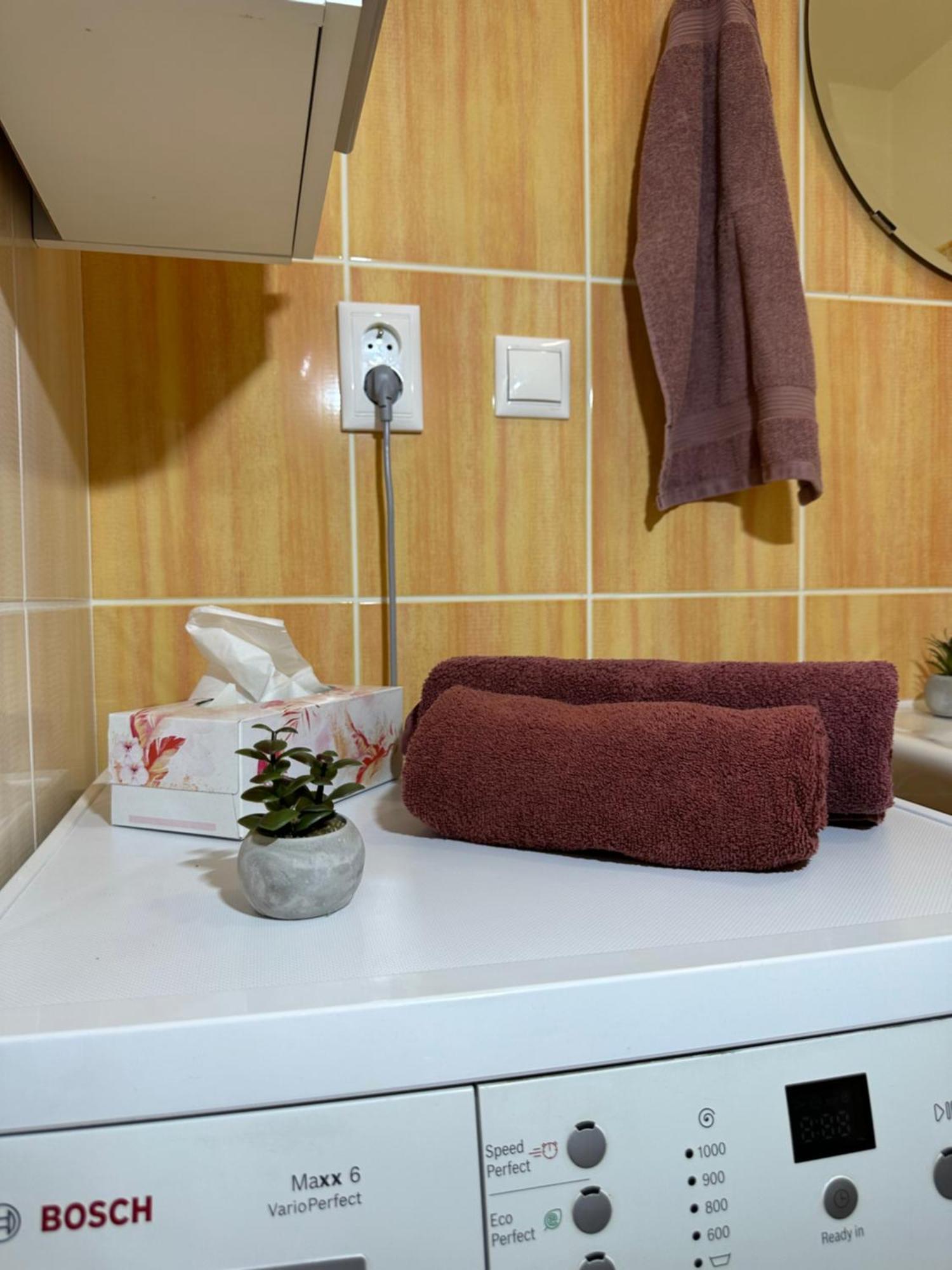 Cozy Apartment With Nice Balcony Seating, 9Th Floor, Parking Bratislava Exterior foto