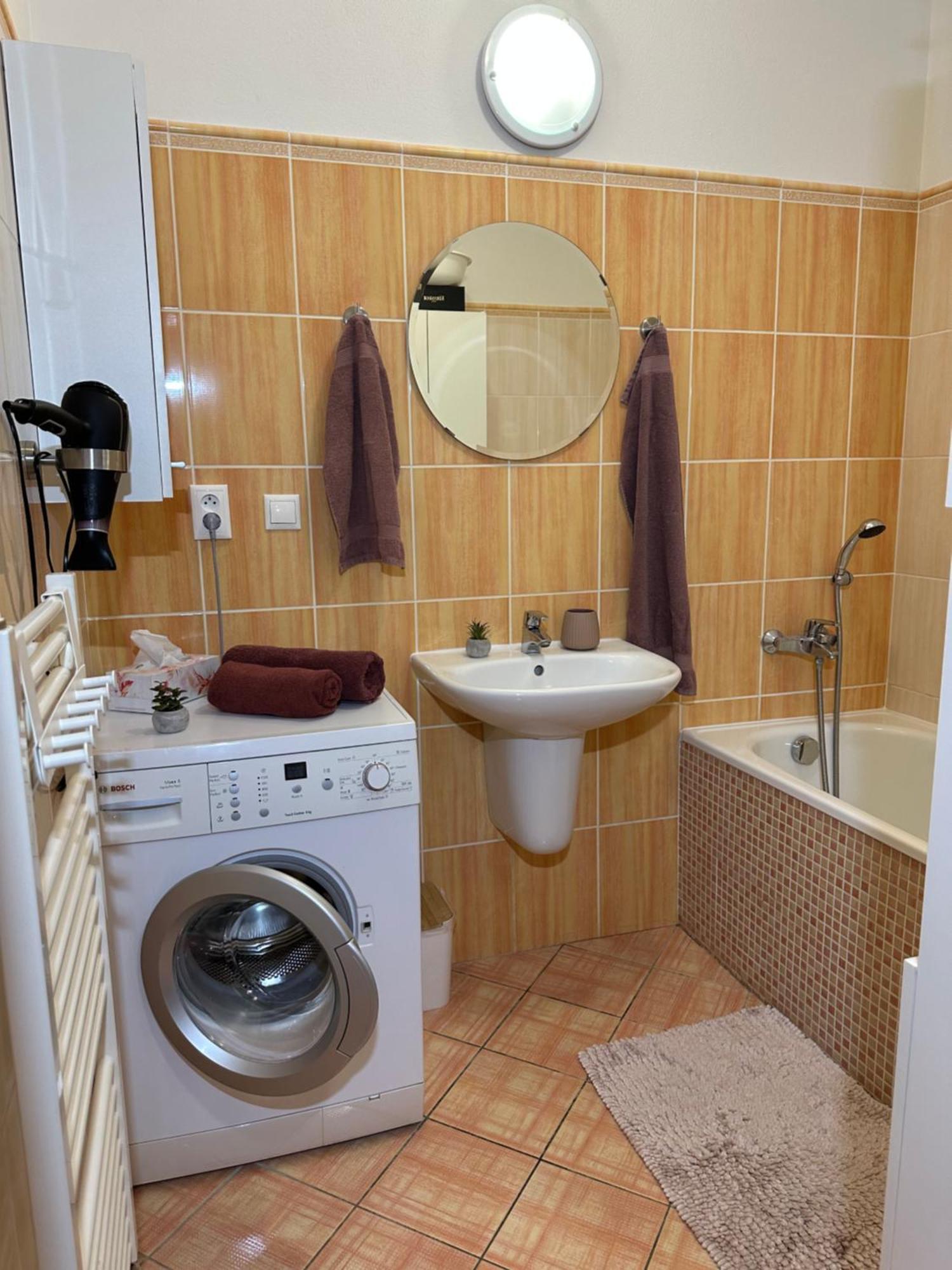 Cozy Apartment With Nice Balcony Seating, 9Th Floor, Parking Bratislava Exterior foto